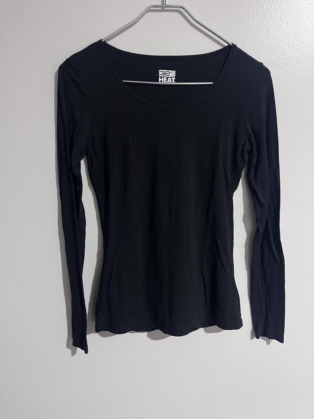 32 Degrees Heat Shirt Womens M Black Scoop Neck Tagless Slim Long Sleeve